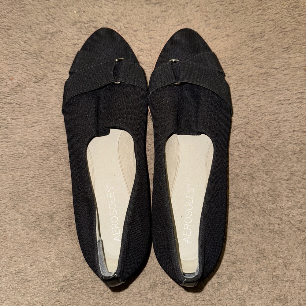 Aerosoles Women's Black Flats closed toe